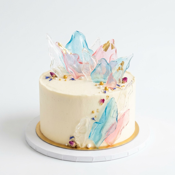 Gâteau réalisé avec un décor isomalt pastel facile à faire