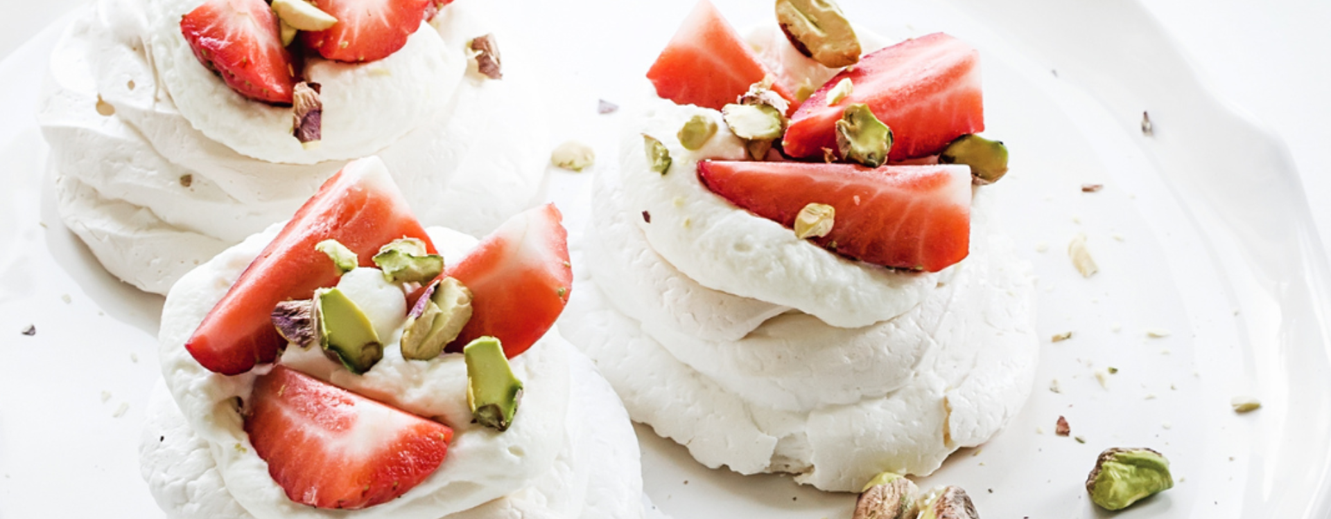 Pavlova individuelles fraise pistache