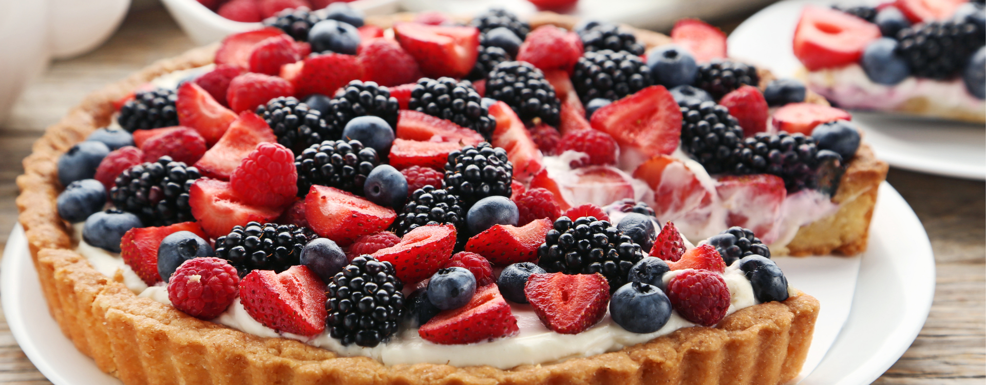 Tarte fraise–myrtille & crème légère citron