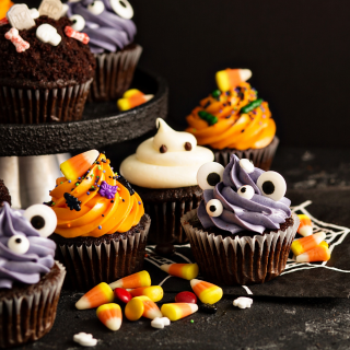 Recette : cupcakes d’Halloween au chocolat et crème colorée